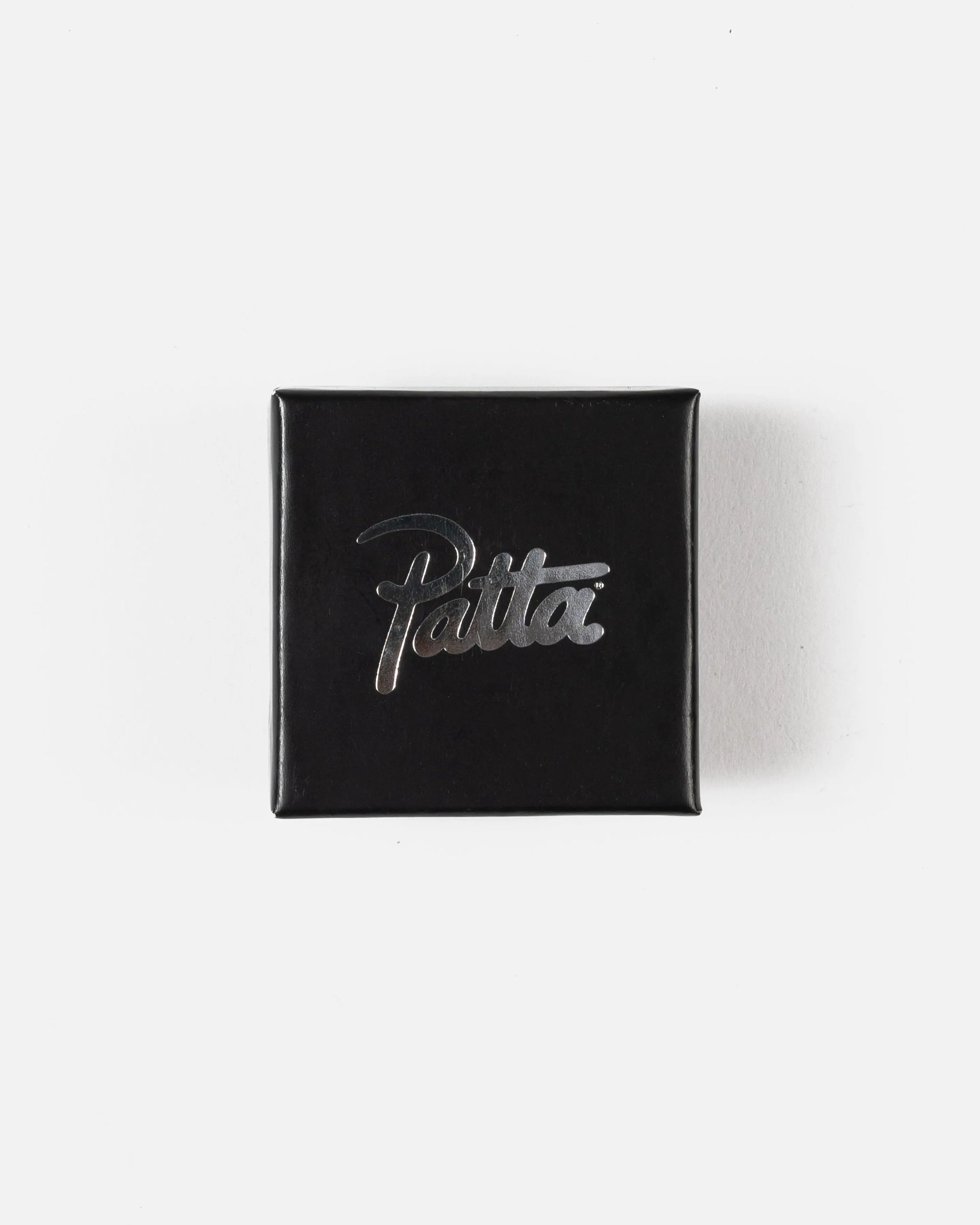 Patta Script Logo Silver Earring (Silver) Patta